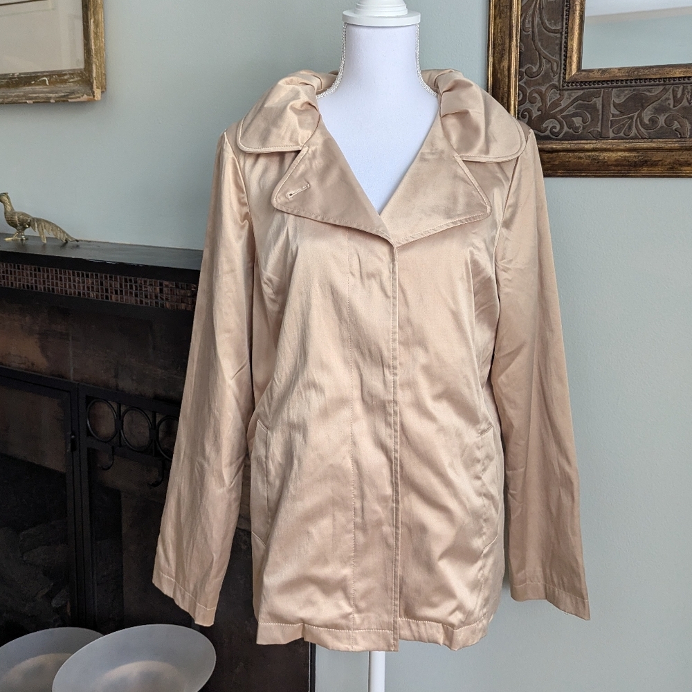 Travelsmith Women's Medium Jacket Ruffle Pleated Collar Detail Gold Beige